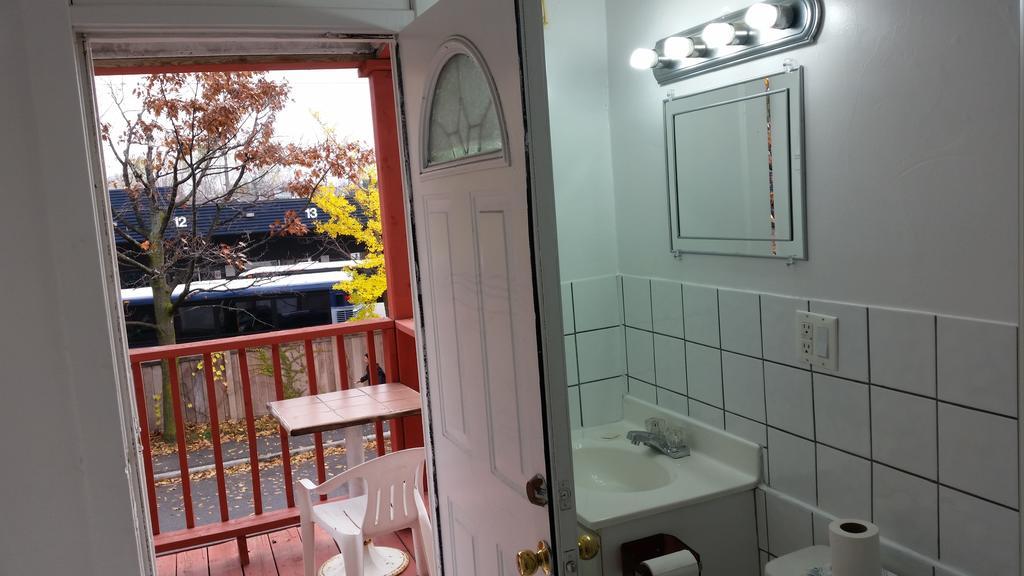 A Voyageur'S Guest House オタワ エクステリア 写真